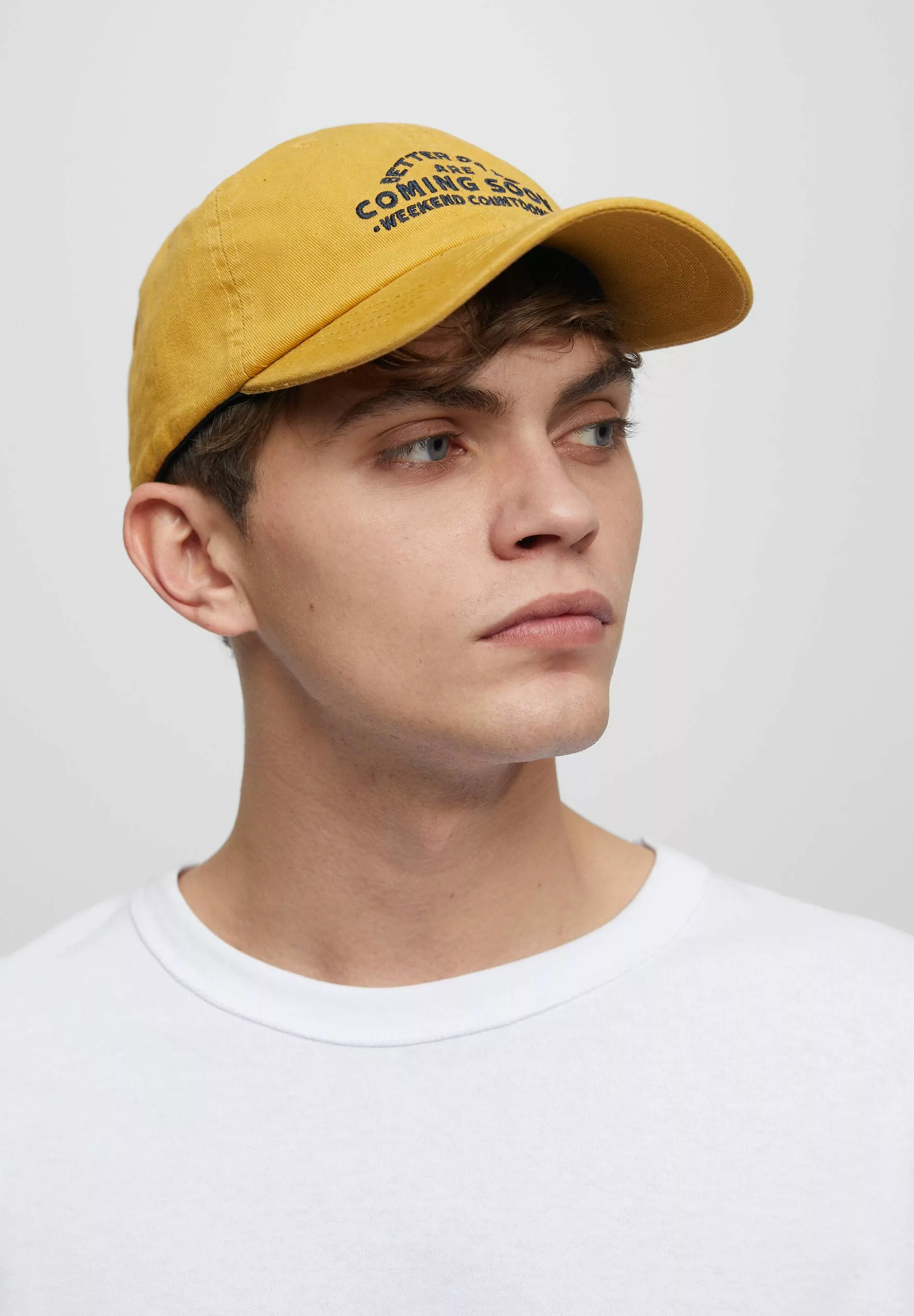 PULL & BEAR EMBROIDERY - Pet